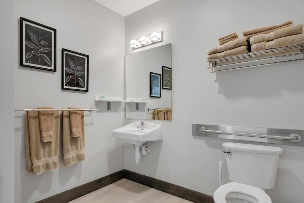 Barnwood Suite - Main Street Lodge In Berlin Kültér fotó